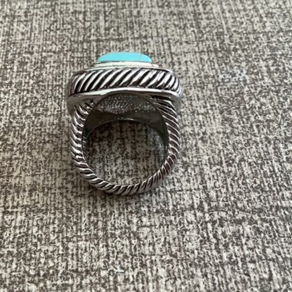 Topaz silver ring approximately size 6 (design like David Yurman) - Picture 3 of 7